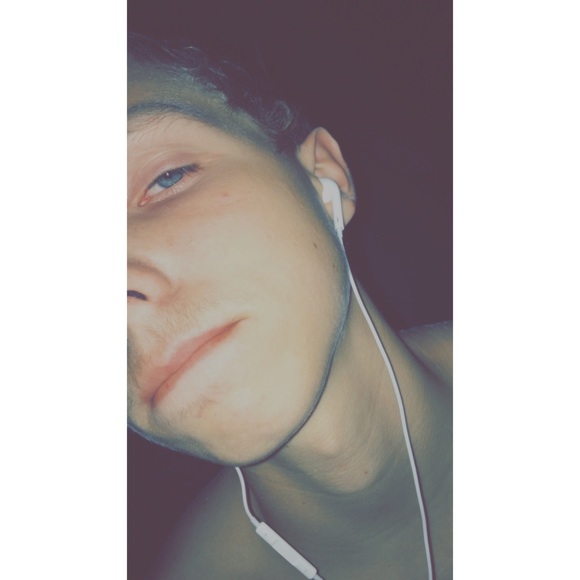 Meet your Posher, Dylan - Picture 1 of 1